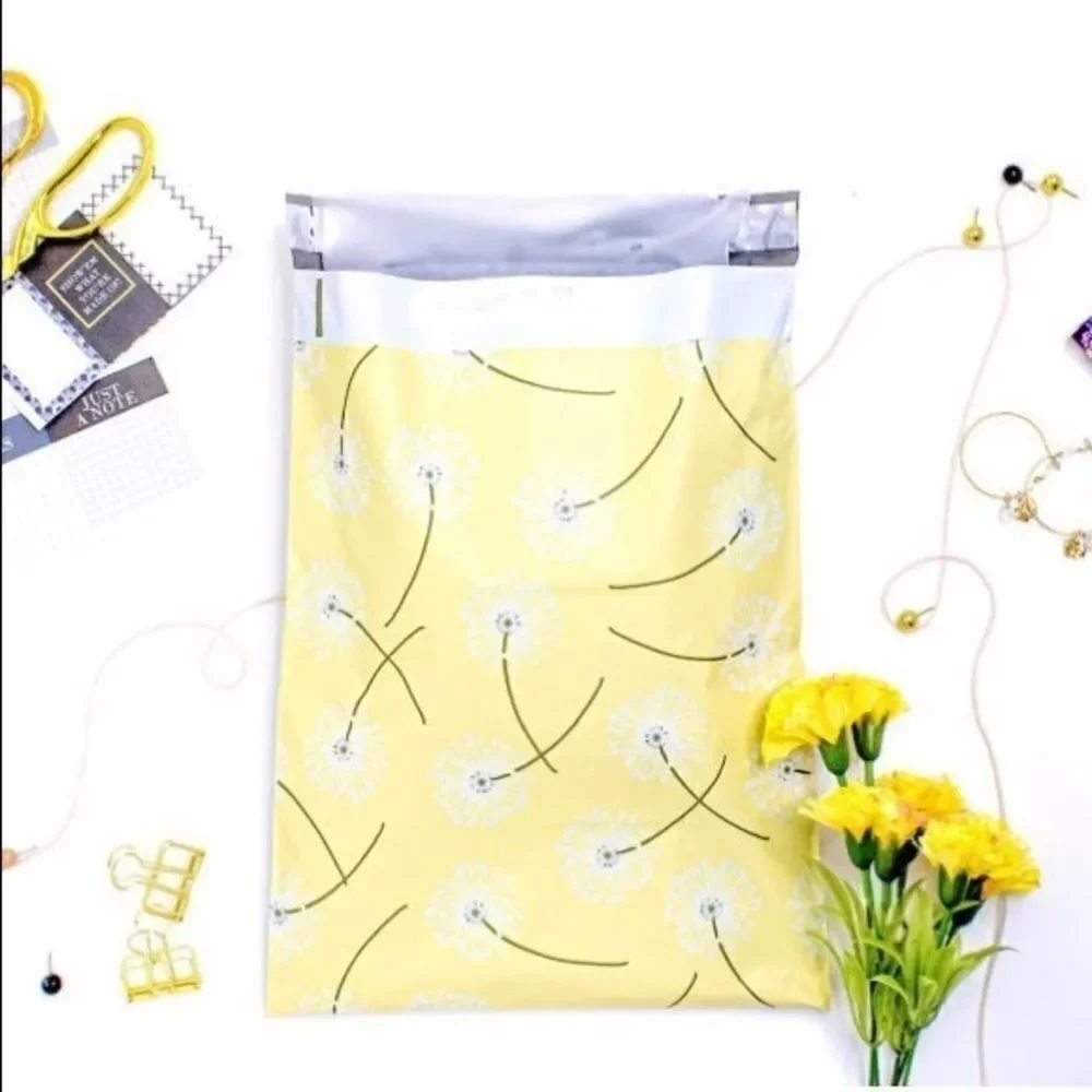 20- 10x13 Dandelion Print Poly Mailers